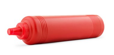 Beyaz arka plan üzerinde izole taze Ketçap şişesi