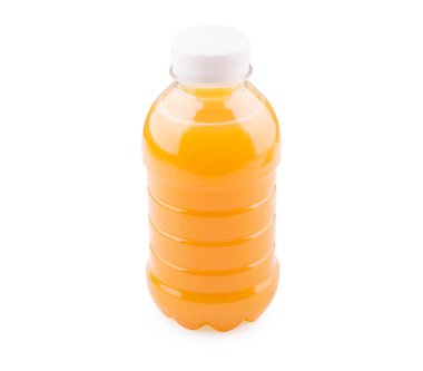 Beyaz arka plan üzerinde izole portakal suyu şişesi