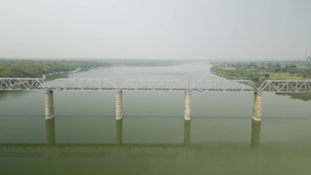 Vista Aérea Puente Ferroviario Sobre Río Krishna Sur India — Vídeos de Stock