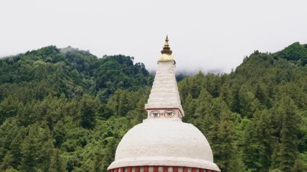 Scenic Uitzicht Chendebji Chorten Boeddhistische Stupa Trongsa Bhutan Met Bergen — Stockvideo