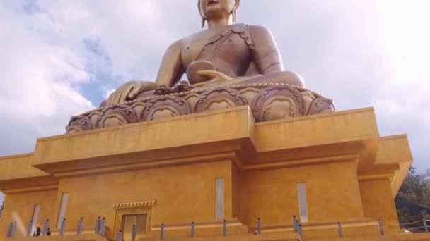 Uitzicht Het Grote Boeddha Dordenma Standbeeld Thimphu Bhutan Gigantisch Zittend — Stockvideo