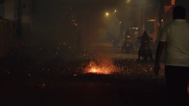 Diwali Γιορτές Στους Δρόμους Της Chennai Στην Ινδία Πυροτεχνήματα Που — Αρχείο Βίντεο