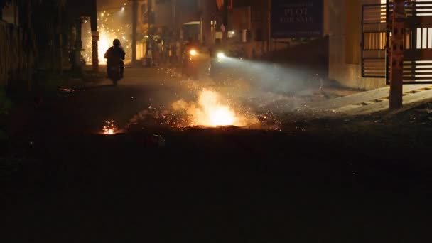 Diwali Vieringen Straten Van Chennai India Vuurwerk Wordt Aangestoken — Stockvideo