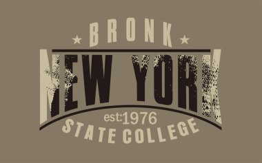 New York Üniversitesi 'nin klasik üniversite takımı Brooklyn' in yeni sloganı grunge, klasik New York tipografi sloganı print, New York sloganı grunge efektli grafikli tişört.