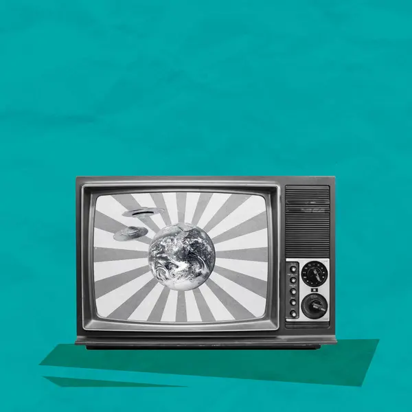 Retro TV Yaratıcı Sanat Kolajı. Eski Renkler. Desenli Arkaplan Kopya Uzay Tasarımı. Pop Art Illustration dergisi. Geometrik Dalgalar. Reklam Posteri Afiş Kartı Postası. Sosyal Medya Üst Görünümü.
