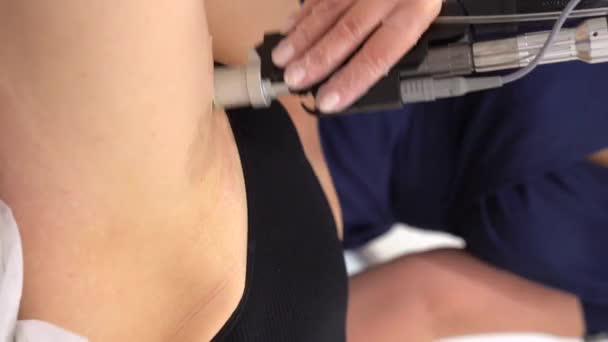 Close Vertical Shot Alexandrite Laser Aesthetic Medicine Epilation Woman Laser — Stock Video