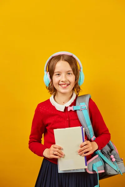 Estudante Com Mochila Fone Ouvido Livros Mão Volta Para Escola — Fotografia de Stock