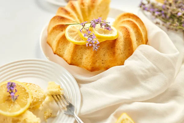 Piece Lemon Cake White Table Lavender Flower Bouquet — Stock Photo, Image