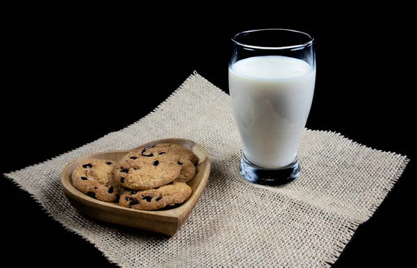 Chocolate Chip Cookies Heart Shaped Plate Fresh Milk Black Background — Stock Photo, Image