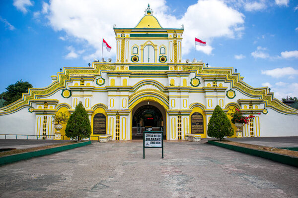 The Sumenep Great Mosque, built in 1779-1787, was formerly known as the Sumenep Jamek Mosque which is located in Sumenep on the island of Madura.