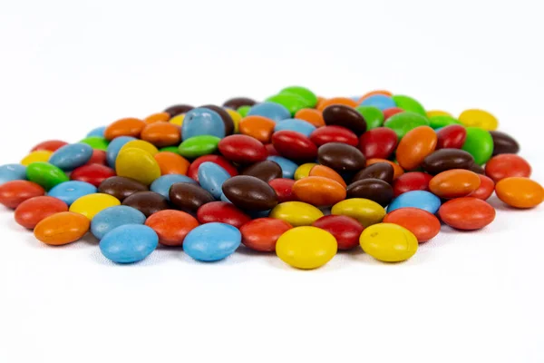 배경에 다채로운 초콜릿 사탕의 — 스톡 사진