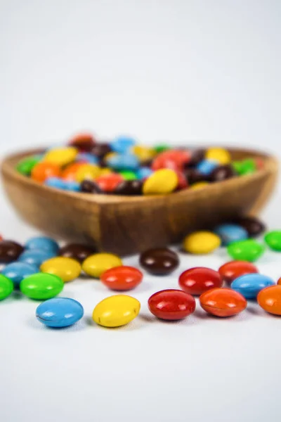 Куча Красочных Шоколадных Конфет Белом Фоне — стоковое фото