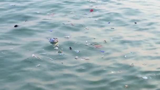 Plastikowe Zanieczyszczenia Pływające Oceanie Problem Środowiskowy — Wideo stockowe
