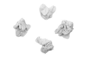 Buruşmuş mendil seti. Beyaz arka planda izole edilmiş vida kağıt doku kullanılmış. Kişisel temizlik.