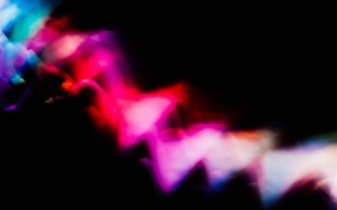 Soyut renkli düzensiz satır arkaplanı. Uzun pozlama. Hafif resim fotoğrafçılığı.