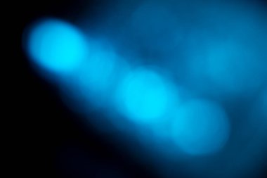 Bulanık mavi ışıklar soyut arkaplan. Tasarım için renkli duvar kağıdı