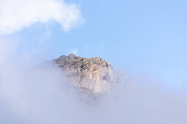 Kuzey İspanya 'da dağ bulutları