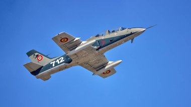 IAR-99 Soim (Hawk) jeti bir gösteri uçuşu gerçekleştiriyor. IAR 99, Romanya Hava Kuvvetleri 'nin gelişmiş eğitim ve hafif saldırı uçaklarından biri..