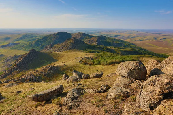 Romanya 'nın Macin Dağları' ndan Dobrogea manzarası