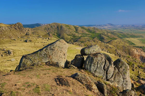 Romanya 'nın Macin Dağları' ndan Dobrogea manzarası