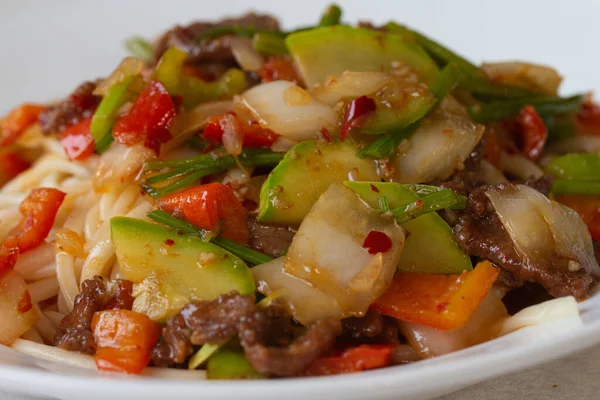 Lagman Guiru, Dungan mutfağı.