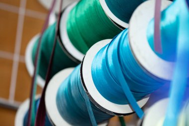 Kenarlığı bitirmek için öntanımlı bağlayıcı saten