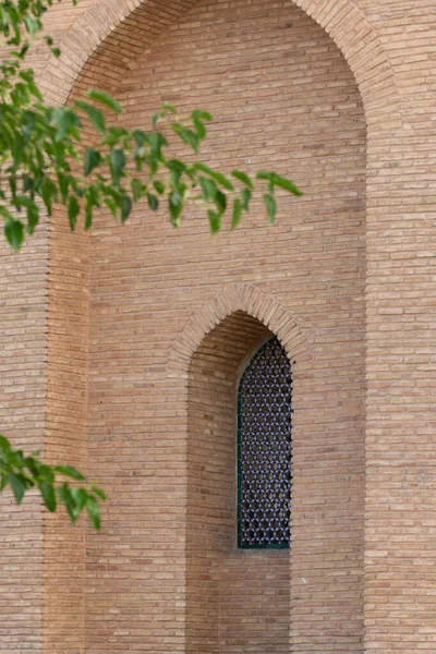 Окно Кирпичной Стене Старого Исторического Здания Центральное — стоковое фото