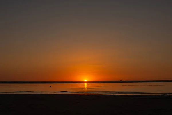 Закат Солнца Заходит Горизонт — стоковое фото