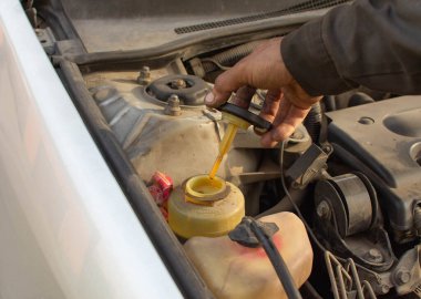 mehanic 'in el yapımı arabası.