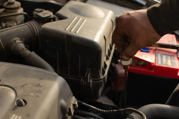 Mehanic Hand Repair Car Devise — Stock Photo, Image
