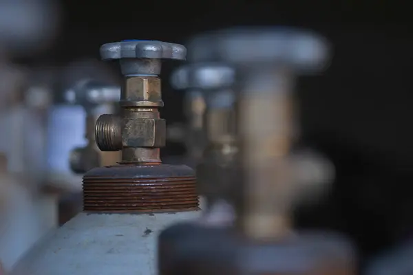 eski vintage benzin pompası