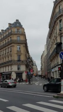Paris, Fransa. 22 Kasım. Cadde ve caddelerin görüntüsü.