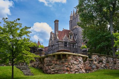 Baltık Denizi 'ndeki eski şato 