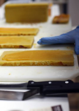 Yanmış yumurta sarısıyla geleneksel Noel fındığı.