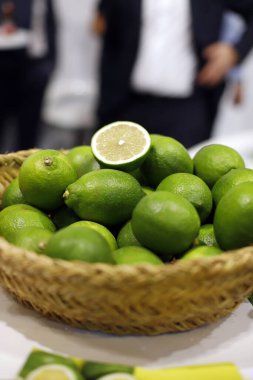 Sepette limon meyvesi