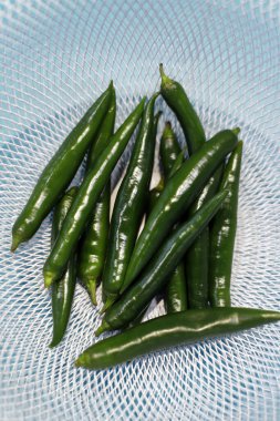 Sepette sıcak yeşil biber