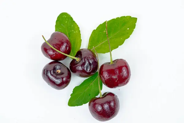 Contexte Cerises Douces Rouges Fruits Frais Isolées Sur Fond Blanc — Photo
