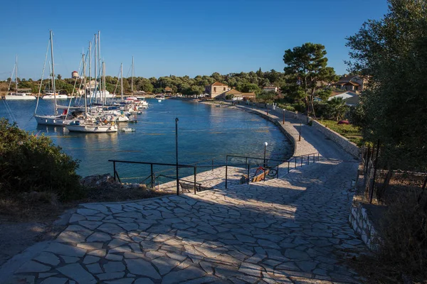 Kastos Island Greece July 2020 Острів Кастос Пришвартованими Яхтами Вітрильниками — стокове фото