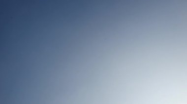 Bulutlu mavi gökyüzü