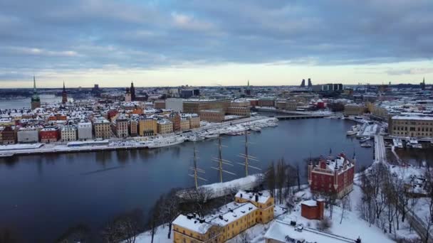 Hermosa Vista Aérea Invierno Ciudad Estocolmo Suecia Casco Antiguo Paisaje — Vídeos de Stock