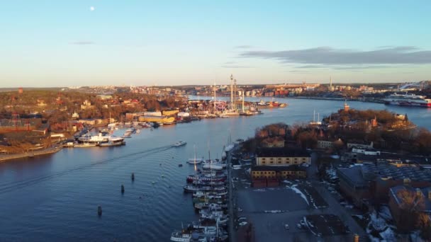 Закат Над Знаменитой Достопримечательностью Стокгольма Grna Lund Сверху Холодный Свет — стоковое видео