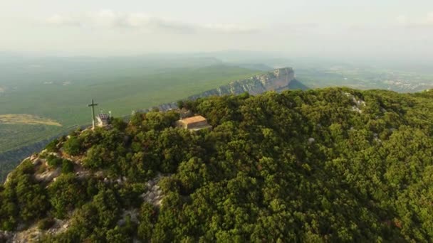 Pemandangan Udara Pic Saint Loup Sebuah Bukit Berbatu Dekat Montpellier — Stok Video