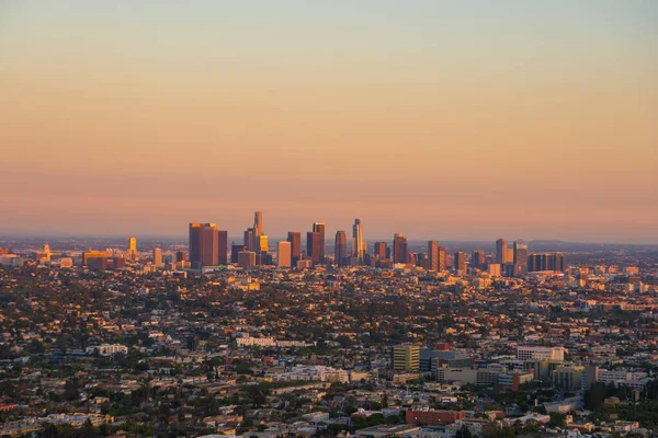 Beverly Hills şehir merkezi günbatımında ufuk çizgisi, Los Angeles, California, ABD