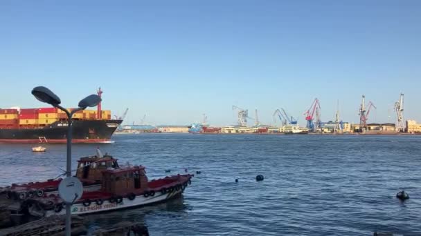 Enorme Barco Cruzando Canal Suez Portsaid — Vídeos de Stock