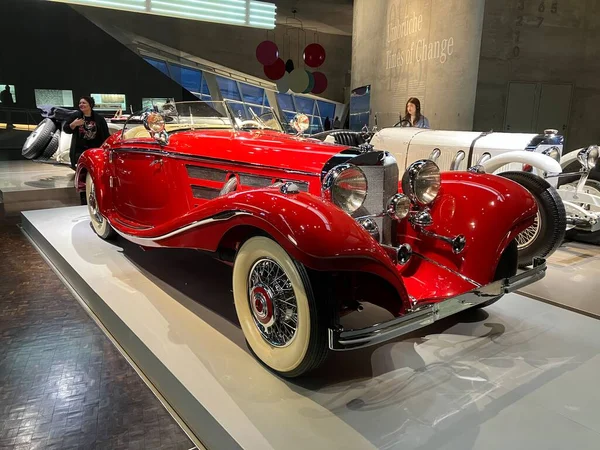 Coche Mercedes Museo Stuttgart — Foto de Stock