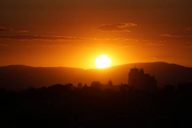Madrid 'de bir parkta güzel bir gün batımı