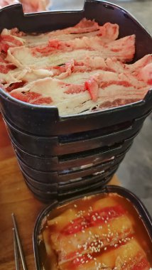 Yemek, Martabak, Asya 'da popüler olan kızarmış bir yiyecek.