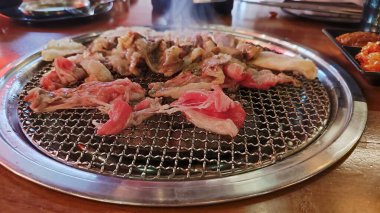 Yemek, Martabak, Asya 'da popüler olan kızarmış bir yiyecek.