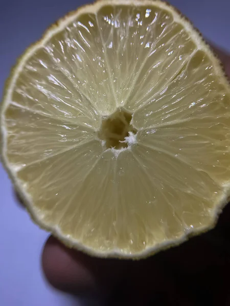 Frische Zitrone Auf Weißem Hintergrund — Stockfoto