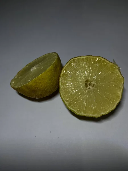 Limón Lima Sobre Fondo Oscuro — Foto de Stock